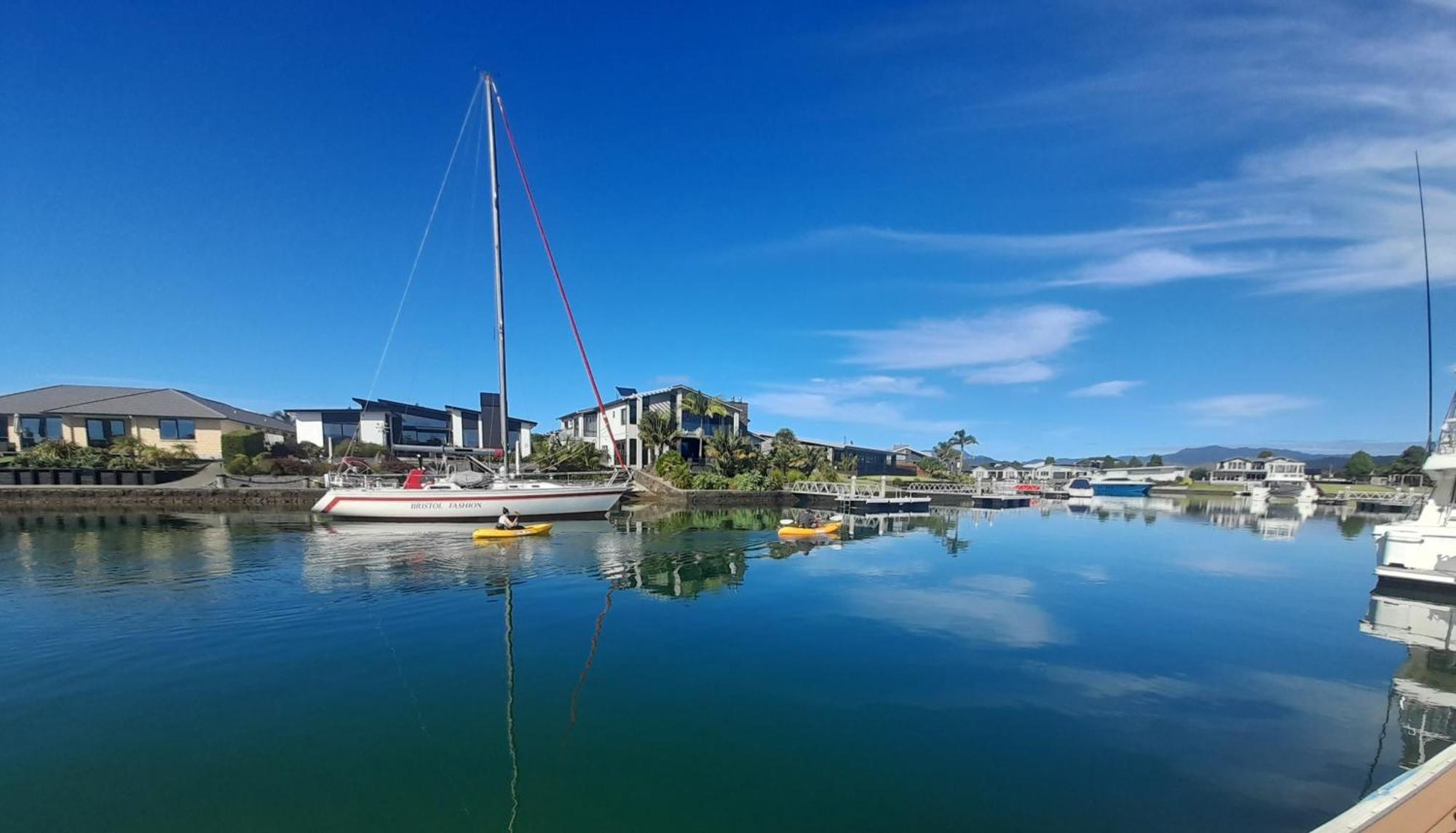 Mermaid Waterways Apartment Whitianga Exterior photo