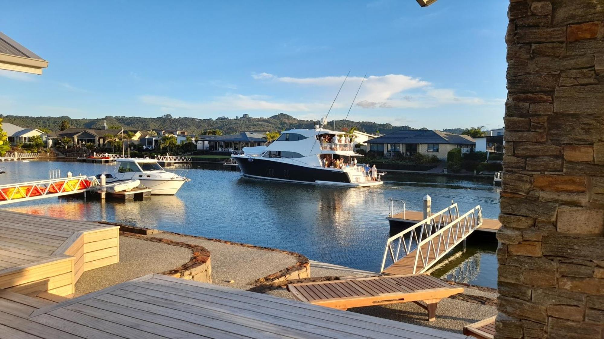 Mermaid Waterways Apartment Whitianga Exterior photo